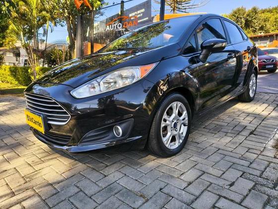 FORD FOCUS 1.6 SE SEDAN 16V FLEX 4P POWERSHIFT